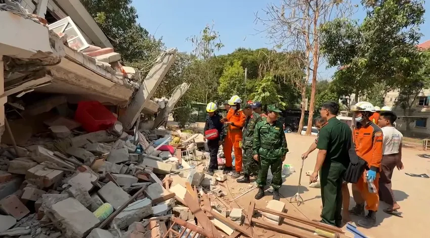 Lực lượng cứu hộ Việt Nam tại hiện trường động đất ở Myanmar. Lực lượng cứu hộ Việt Nam