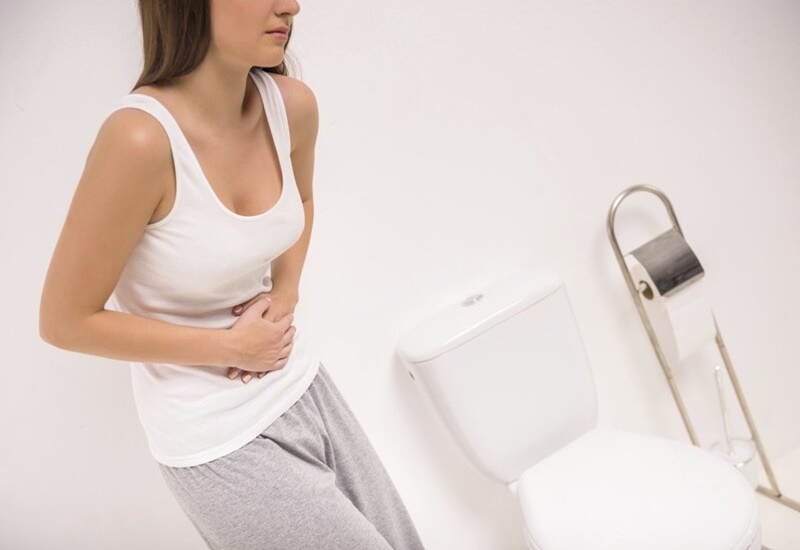 Có nghi ngờ bị nhiễm trùng đường tiểu thì nên thực hiện xét nghiệm nước tiểu 
