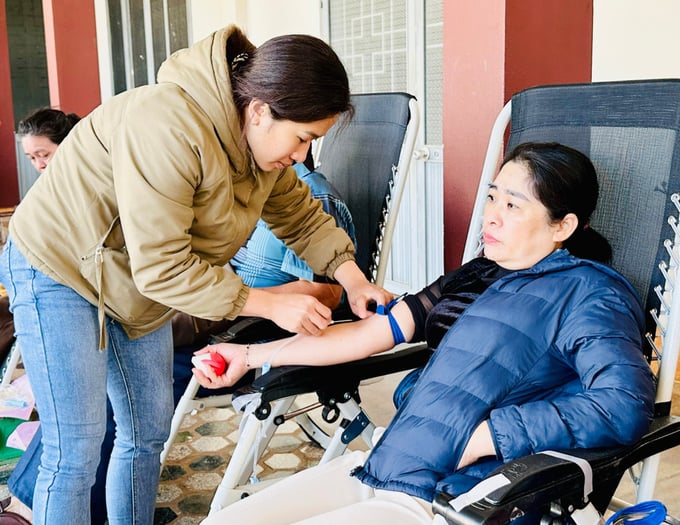 Người dân HMTN tại Nhà thờ Mẹ Vô Nhiễm (phường Hoa Lư, TP. Pleiku, tỉnh Gia Lai) sáng 2/2/2025 (Ảnh: Như Nguyện)