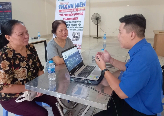 Khởi động Tháng Thanh niên: Triển khai mạnh mẽ phong trào 'Bình dân học vụ số' - Ảnh 1. Khởi động Tháng Thanh niên: Triển khai mạnh mẽ phong trào 'Bình dân học vụ số' - Ảnh 1.