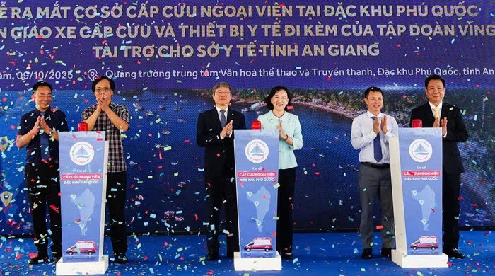 Lãnh đạo An Giang, UBND đặc khu Phú Quốc và đại diện Tập đoàn Vingroup thực hiện nghi thức ra mắt cơ sở cấp cứu ngoại viện chuẩn quốc tế ở Phú Quốc
