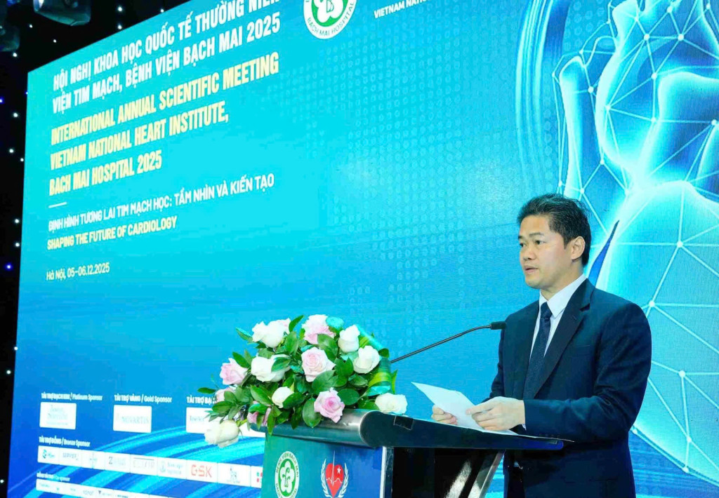 TS.BS Vũ Mạnh Hà - Thứ trưởng Thường trực Bộ Y tế cảnh báo, bệnh tim mạch là nguyên nhân tử vong hàng đầu trong nhóm bệnh không lây nhiễm tại Việt Nam, với khoảng 200.000 ca mỗi năm (Ảnh: Thế Anh)