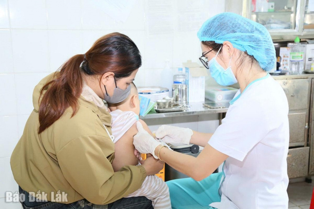 Tiêm vắc xin sẽ giúp trẻ phòng tránh được các biến chứng của bệnh cúm mùa
