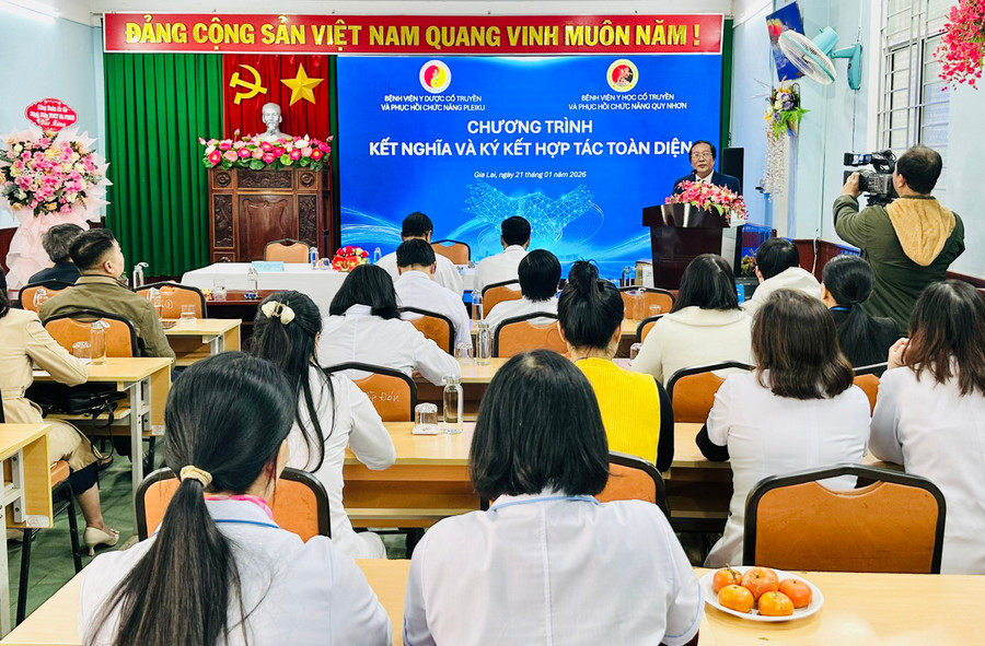 Quang cảnh buổi kết nghĩa và ký kết hợp tác toàn diện của 2 bệnh viện (Ảnh: Như Nguyện)