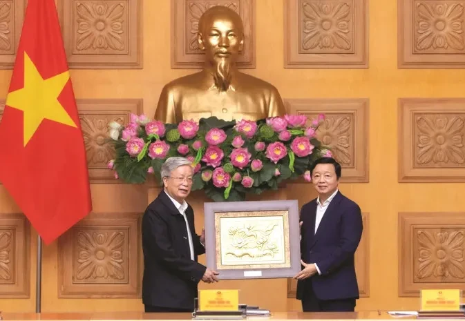 Phát huy tinh thần tự nguyện, trách nhiệm, phấn đấu lập nhiều thành tích góp phần xứng đáng vào công cuộc xây dựng và bảo vệ Tổ quốc