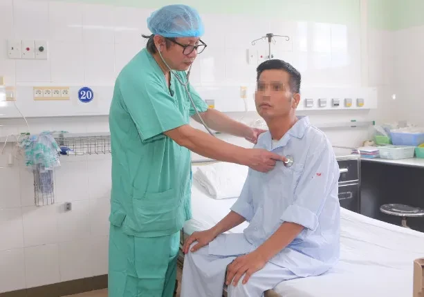 Trái tim người phụ nữ 65 tuổi giúp hồi sinh bệnh nhân 43 tuổi bị suy tim nặng