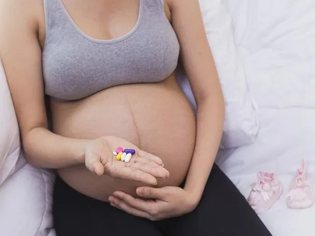 Cẩn trọng sử dụng thuốc ho khi mang thai