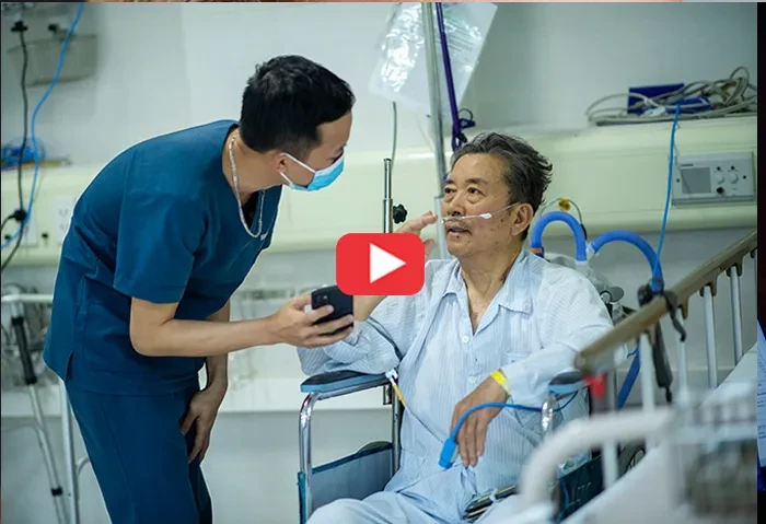Cứu sống bệnh nhân ngoại quốc giữa tâm dịch