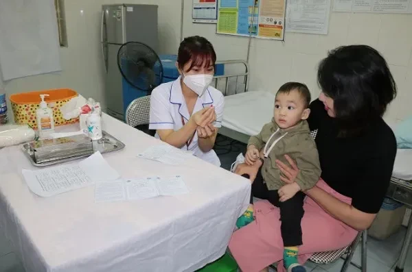 Hà Nội triển khai đồng loạt Chiến dịch bổ sung vitamin A đợt 2 cho trẻ từ 6 đến 35 tháng tuổi
