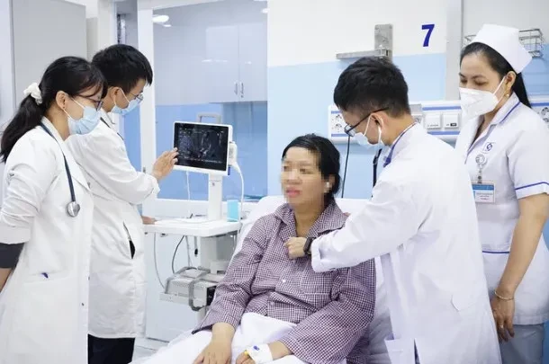 Kích hoạt báo động đỏ cứu sản phụ ngưng tim, ngưng thở do thuyên tắc ối