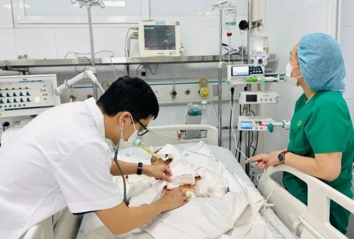 Cấp cứu bệnh nhi 13 tuổi bị đa chấn thương do máy tính xách tay phát nổ khi đang học bài