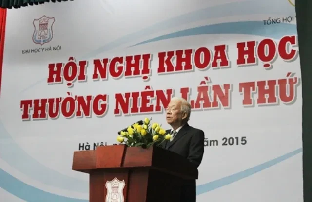 Y đức phải gắn với y nghiệp