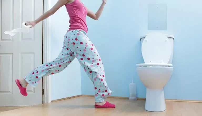 Mắc bàng quang tăng hoạt, không thể đi xe khách vì… tiểu nhiều