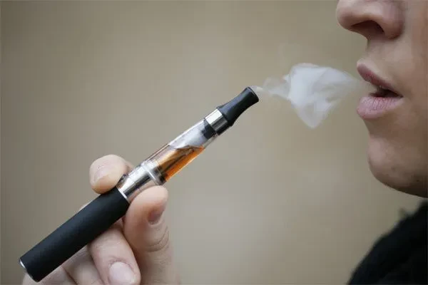 Chuyên gia cảnh báo những tác hại khôn lường của thuốc lá điện tử