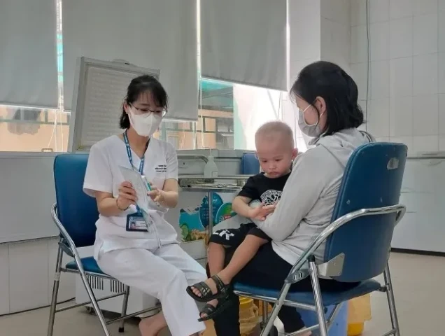 Tiêm vaccine bạch hầu có vai trò rất quan trọng để tránh nhiễm bệnh và làm giảm tỷ lệ mắc bệnh