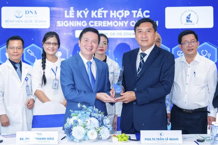 Bệnh viện Quốc tế DNA ký kết hợp tác nghiên cứu và ứng dụng tế bào gốc cùng Trường Đại học Khoa học tự nhiên, Đại học Quốc gia TP. Hồ Chí Minh