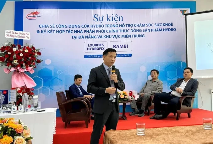 Chàng trai nuôi cha ung thư và khát vọng nâng tầm ‘Sức khỏe cộng đồng Việt Nam’