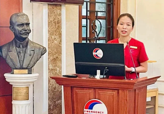 Bộ Y tế khen thưởng nữ điều dưỡng cấp cứu bệnh nhân ngừng tim tại 1 nhà hàng ở Đà Nẵng