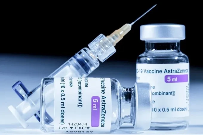 Tăng cường triển khai tiêm chủng và nhu cầu bổ sung vaccine COVID-19 AstraZeneca
