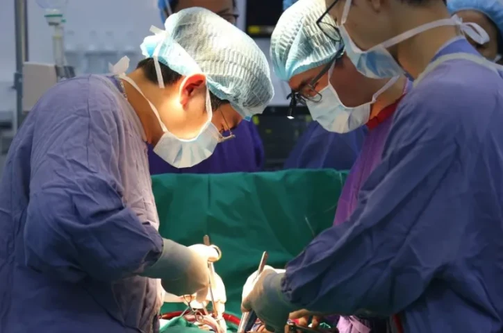 Liên tục trong 24h diễn ra 2 ca lấy mô, tạng từ người cho chết não để cứu sống 8 người