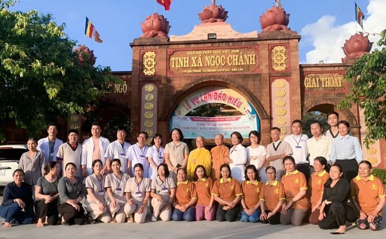 Chăm sóc sức khoẻ thiện nguyện bằng phương pháp Y học cổ truyền tại tịnh xá Ngọc Chánh