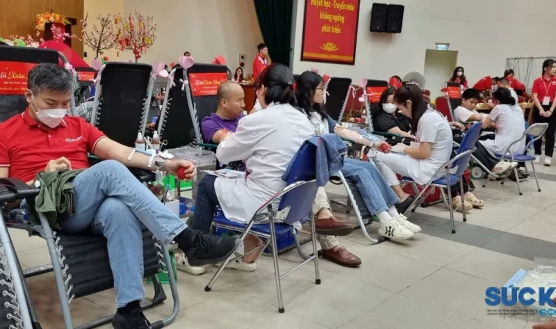 “Hiến máu đầu xuân – Nhân lên hạnh phúc” của Phóng viên Tạp chí Sức khỏe Cộng Đồng tại Lễ hội Xuân hồng 2024