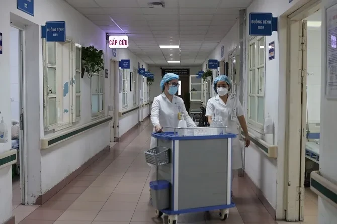 Hà Nội tăng cường các biện pháp đảm bảo nước sạch, an toàn vệ sinh thực phẩm, vệ sinh môi trường sau bão số 3
