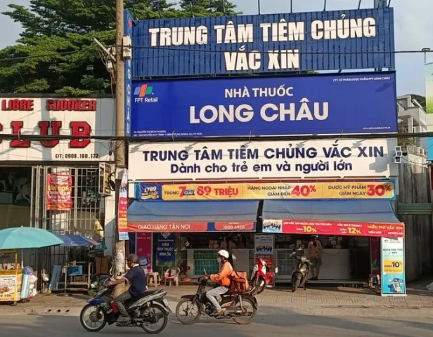 Hai người sốc phản vệ sau khi tiêm vắc xin ở Trung tâm tiêm chủng Long Châu