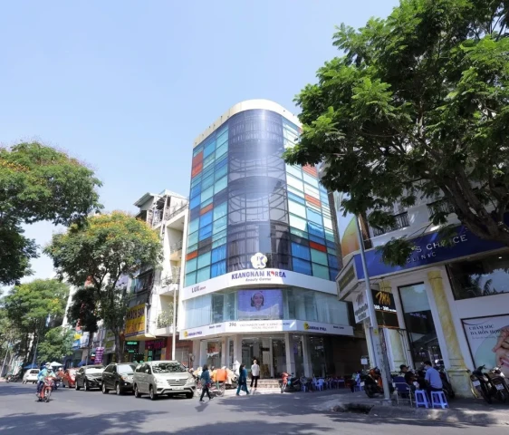 TP. Hồ Chí Minh xử phạt và tước quyền sử dụng chứng chỉ hành nghề khám chữa bệnh 4 bác sĩ, 1 điều dưỡng