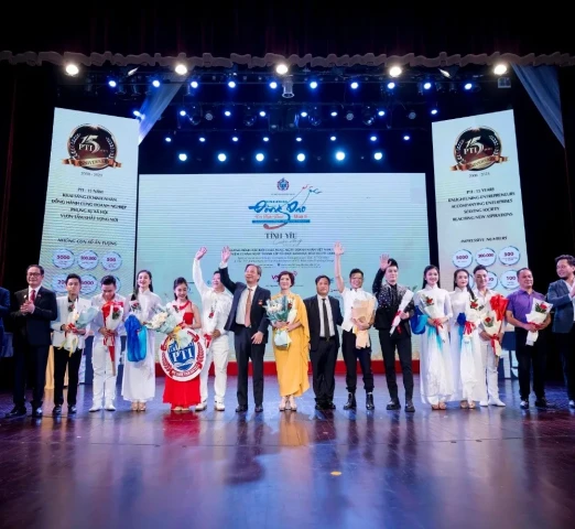 Đồng dao với nghệ thuật: “Tình yêu cuộc sống”