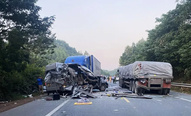 Thủ tướng Chính phủ yêu cầu Bộ Công an điều tra, xử lý vụ tai nạn giao thông làm 15 người thương vong tại Lạng Sơn