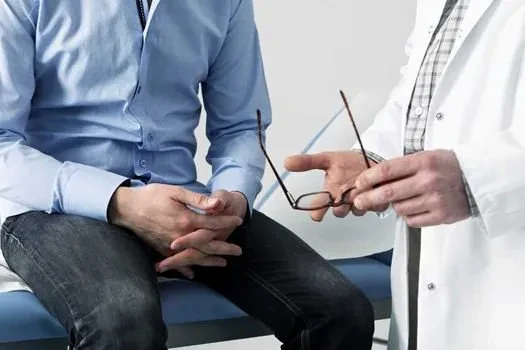 Khám và xét nghiệm hiếm muộn đối với nam giới