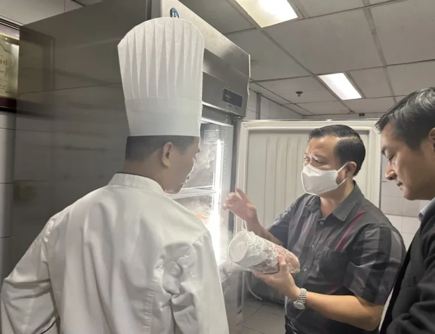Khách sạn Novotel Hà Nội Thái Hà và Pullman sử dụng nhiều nguyên liệu chế biến thực phẩm hết hạn sử dụng