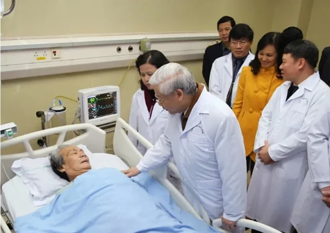Nâng cao chất lượng y tế, bảo vệ, chăm sóc sức khỏe cho Nhân dân trong thời kỳ đổi mới, nhìn từ Đại hội XIII của Đảng