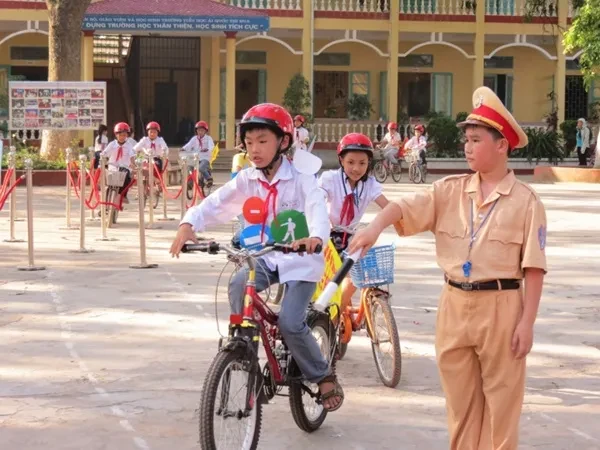 Chỉ thị của Thủ tướng Chính phủ về tăng cường công tác bảo đảm trật tự, an toàn giao thông cho lứa tuổi học sinh trong tình hình mới.