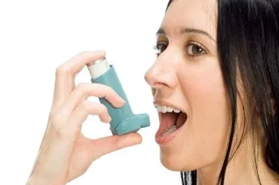 Thuốc xịt họng, dễ dùng nhưng những ai nên tránh tuyệt đối?