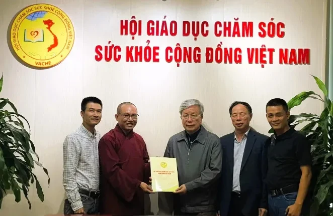 Hội Giáo dục chăm sóc sức khoẻ cộng đồng Việt Nam thành lập Chi hội Bông Sen Trắng