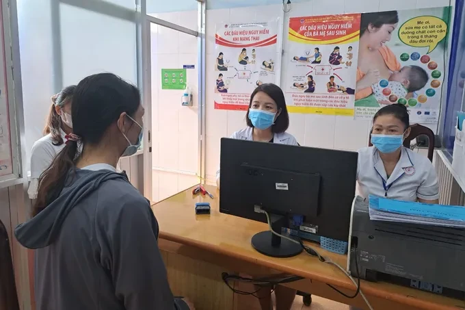 Cho con bú đúng cách để phòng viêm tuyến sữa