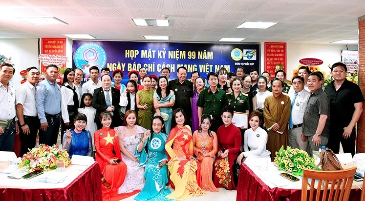 Trung tâm UNESCO Văn hóa Thông tin Truyền thông tổ chức Họp mặt kỷ niệm 99 năm Ngày báo chí cách mạng Việt Nam