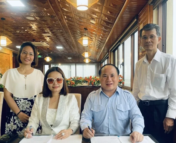 Lễ ký kết hợp tác giữa Công ty CP Truyền hình Du lịch Việt Nam và Trung tâm UNESCO Văn hóa Thông tin Truyền thông