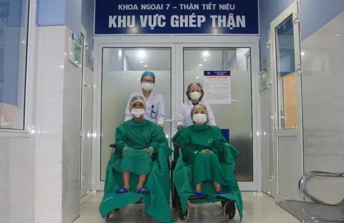 Hải Phòng: Ca ghép thận cùng huyết thống giữa bố và con gái được thực hiện thành công