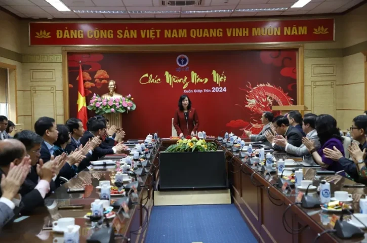 Bộ trưởng Bộ Y tế Đào Hồng Lan gặp mặt và chúc Tết các cán bộ, công chức, người lao động Cơ quan Bộ Y tế
