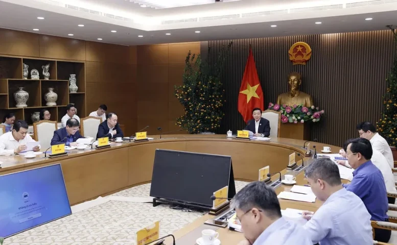 Phó Thủ tướng Trần Hồng Hà chủ trì cuộc họp với lãnh đạo Bộ Y tế, một số bộ, ngành, Sở Y tế, bệnh viện