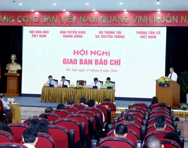Hội nghị giao ban báo chí