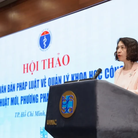Hội thảo “Xây dựng văn bản pháp luật về quản lý khoa học công nghệ và ứng dụng kỹ thuật mới, phương pháp mới trong khám bệnh, chữa bệnh”
