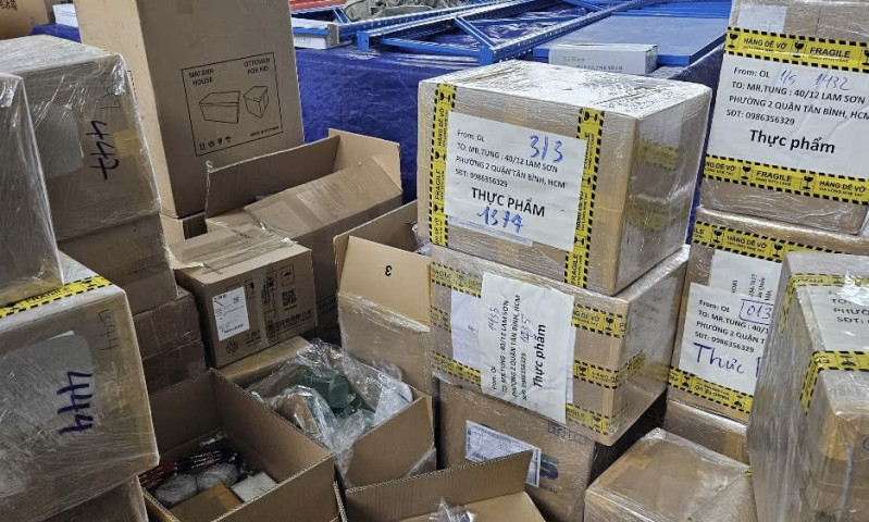 Phú Yên kiểm tra, phát hiện và ngăn chặn kịp thời 30 tấn hàng hoá là mỹ phẩm, thực phẩm, đồ điện tử... nhập lậu