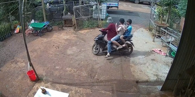 Tự chế pháo nổ, ba học sinh lớp 6 ở Đắk Lắk nhập viện
