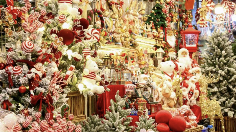 Không khí Noel ngập tràn trên khắp con phố Hà Nội