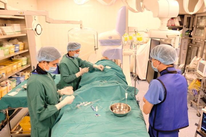 Giải Quyết Tình Trạng Thiếu Hụt Nhân Lực Y Tế: Đề Xuất Tăng Phụ Cấp Ưu Đãi Nghề