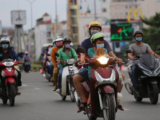 Thay đổi quy định về thời gian bật đèn xe từ 1/1/2025: Đèn phải bật từ 18h